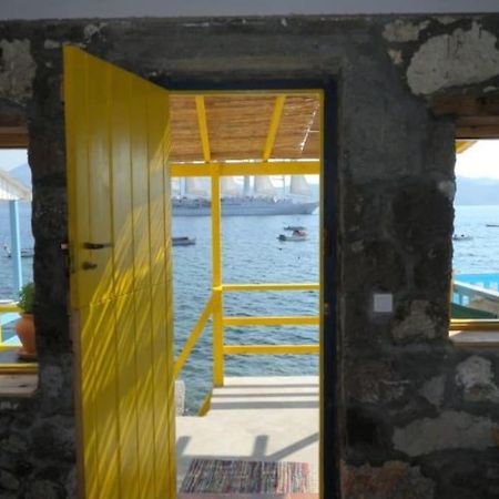 The Yellow Boat House Klima  Esterno foto